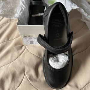 New W/Tags Girls Size 1 Geox Black Shoes